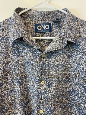 The ONO Shirt, Liberty House, Men's Blue Floral Button-Down Shirt; Hawaii Aloha